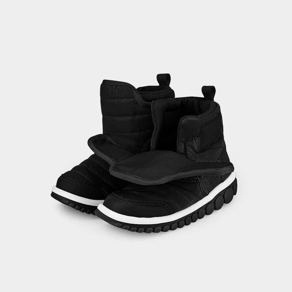 Roller 2.0 Black bootie-style