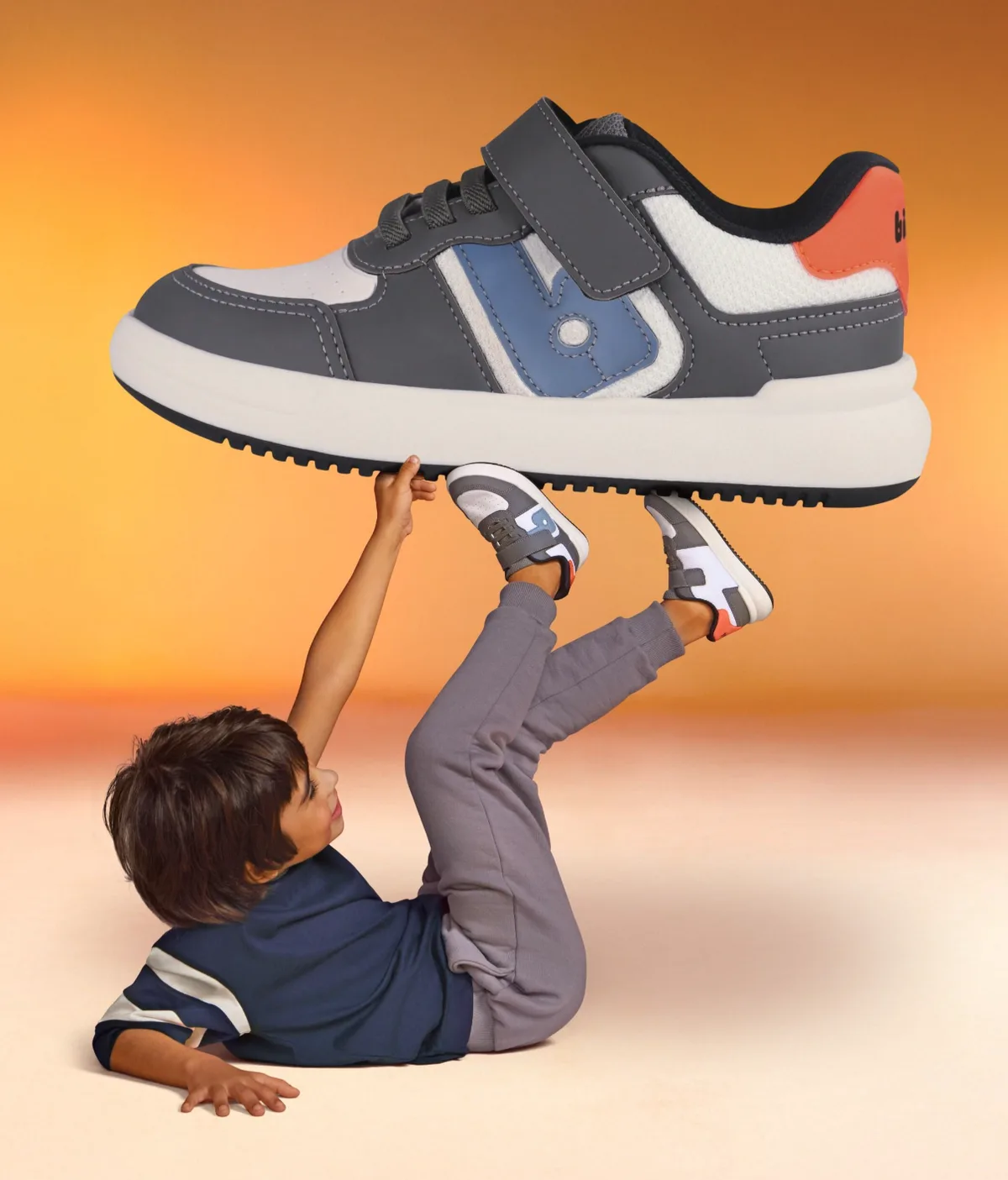 Kids' sneakers