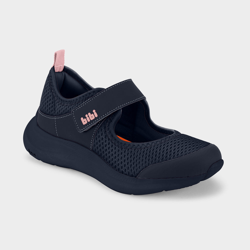 Action shoes in navy and pink