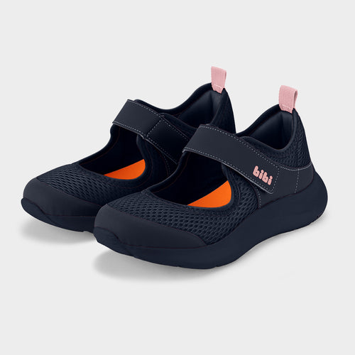 Action shoes in navy and pink