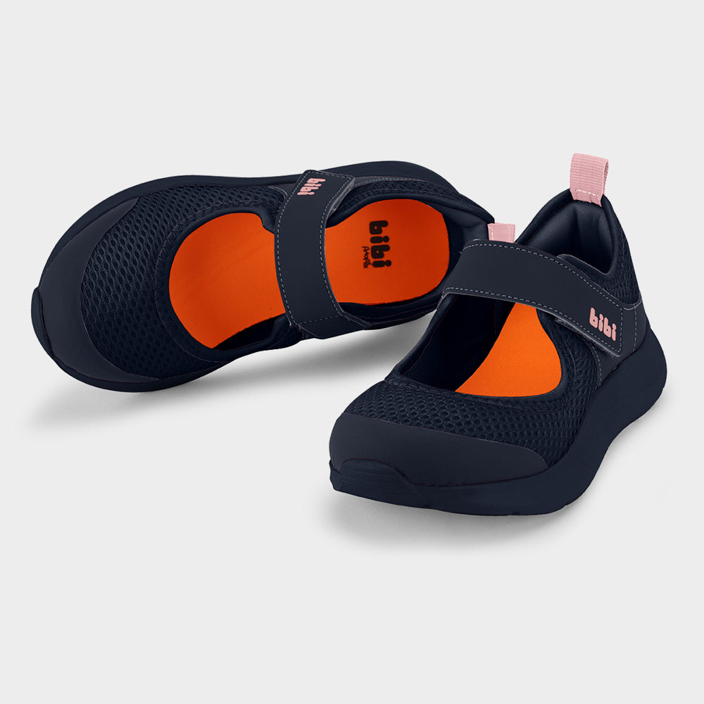 Action shoes in navy and pink