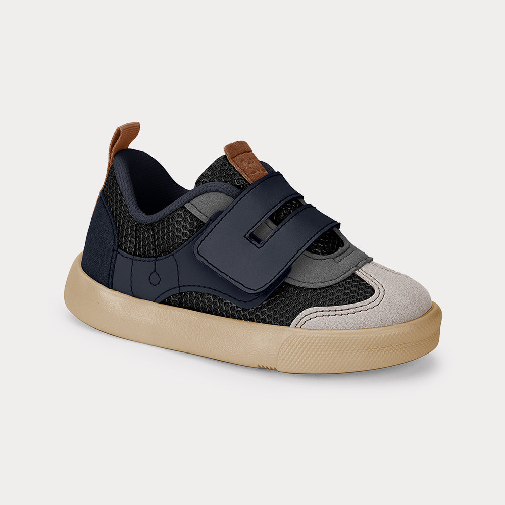 Agility Mini II Sneakers in black, navy and caramel