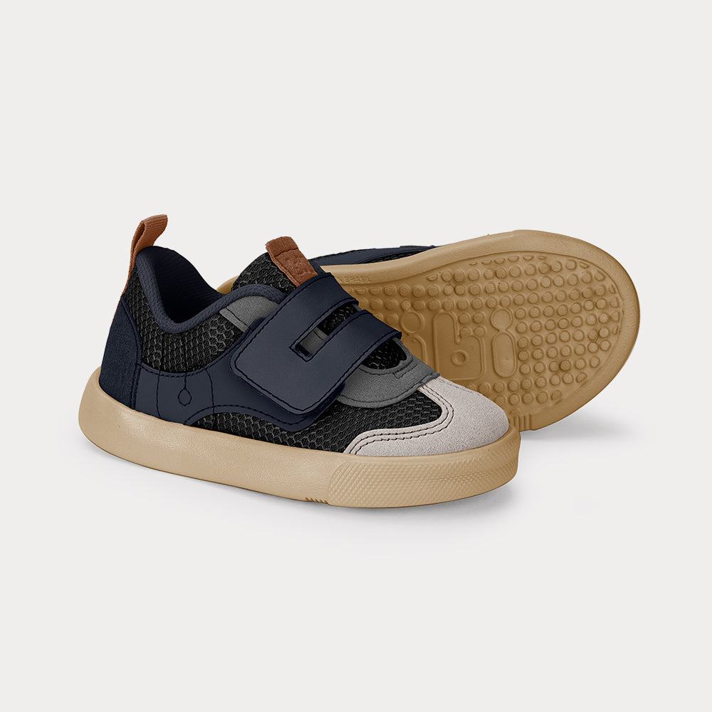 Agility Mini II Sneakers in black, navy and caramel